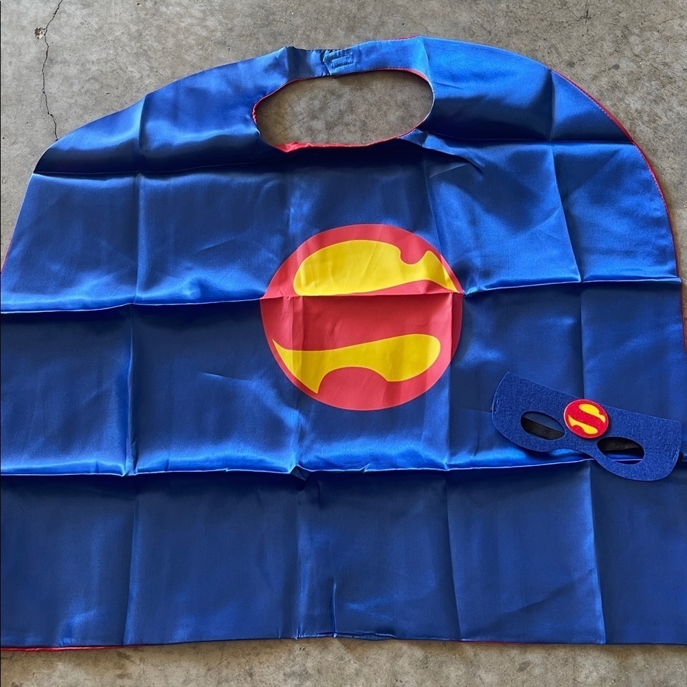 Kids Red Superman Hero Costume Cape and Mask, New in Package